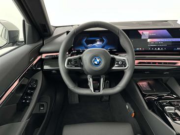 BMW I5 M Sport EDrive40 — photo 20