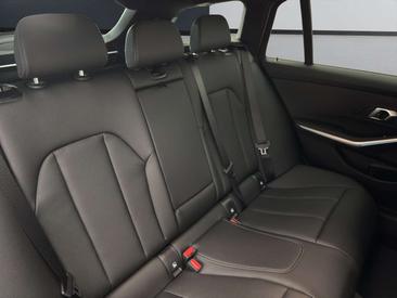 BMW Série 3 Touring M Sport 330e — photo 8