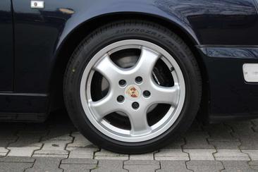 Porsche 964 CARRERA 4 — photo 12