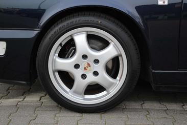 Porsche 964 CARRERA 4 — photo 15