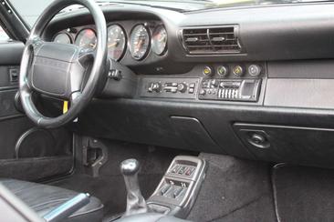 Porsche 964 CARRERA 4 — photo 22