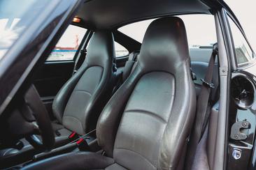 Porsche 993 Carrera 2 — photo 15