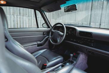 Porsche 993 Carrera 2 — photo 17