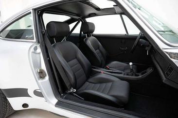 Porsche 964 CARRERA 4 — photo 25