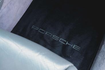 Porsche 993 Carrera 2 — photo 20
