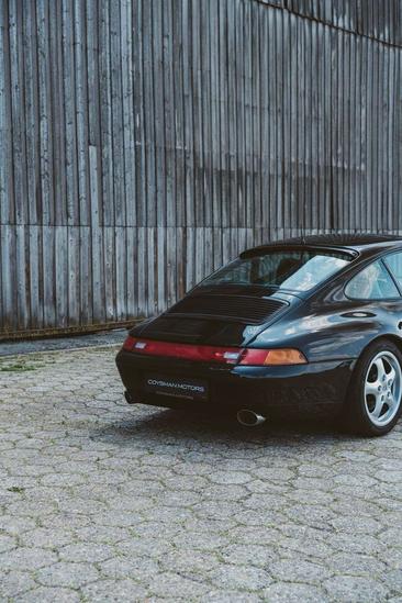 Porsche 993 Carrera 2 — photo 25