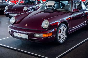Porsche 964 CARRERA 4 — photo 4