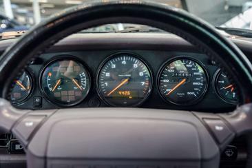 Porsche 964 CARRERA 4 — photo 13