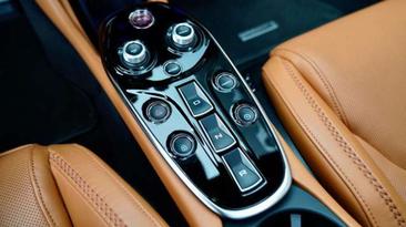 McLaren GT — photo 25