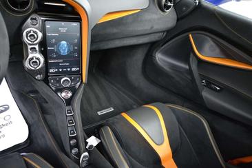 McLaren 720S — photo 26