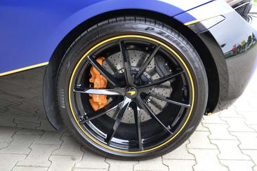 McLaren 720S — photo 32