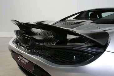 McLaren 750S — photo 18