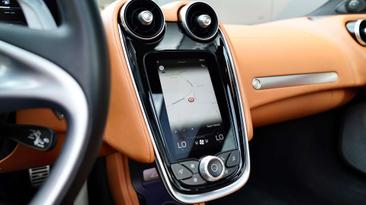 McLaren GT — photo 22