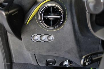 McLaren 750S — photo 15