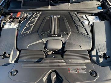 Bentley Bentayga V8 Speed — photo 10