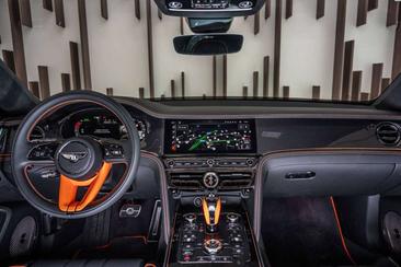Bentley Flying Spur V8 Hybrid — photo 7