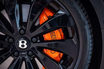Bentley Flying Spur V8 Hybrid — photo 9