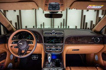 Bentley Bentayga V8 Azure — photo 7