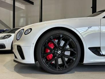 Bentley Continental GT V8 S Mulliner — photo 10