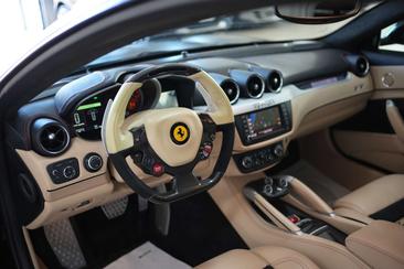 Ferrari FF — photo 7