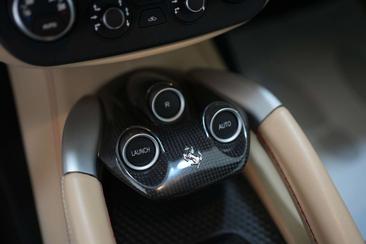 Ferrari FF — photo 8