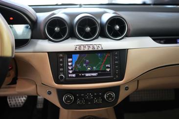 Ferrari FF — photo 9