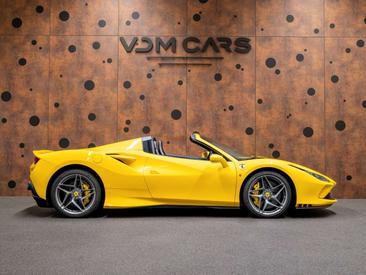 Ferrari F8 Spider — photo 9