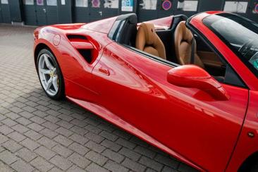 Ferrari 488 — photo 19