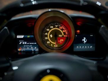 Ferrari F8 Spider — photo 22