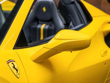 Ferrari F8 Spider — photo 38
