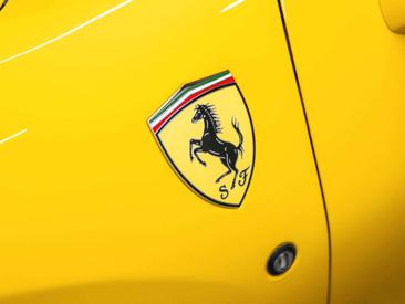 Ferrari F8 Spider — photo 39