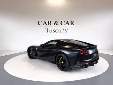 Ferrari 812 Superfast — photo 2