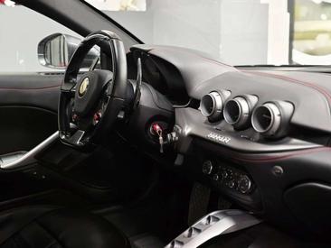 Ferrari F12 Berlinetta — photo 9