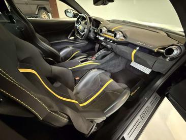 Ferrari 812 Superfast — photo 14