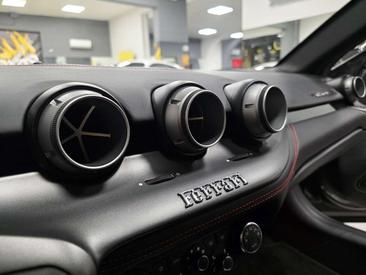 Ferrari F12 Berlinetta — photo 10
