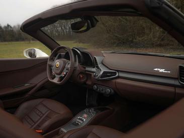 Ferrari 458 Spider — photo 10