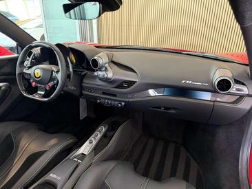 Ferrari F8 Tributo — photo 17