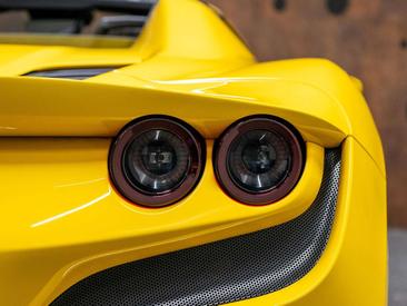 Ferrari F8 Spider — photo 14