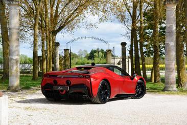 Ferrari SF90 Stradale — photo 9