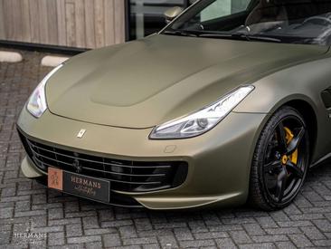 Ferrari GTC4Lusso — photo 4