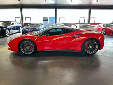 Ferrari 488 — photo 9