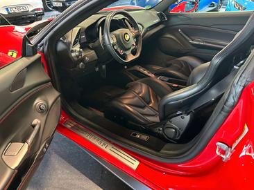 Ferrari 488 — photo 10