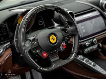 Ferrari GTC4Lusso — photo 18