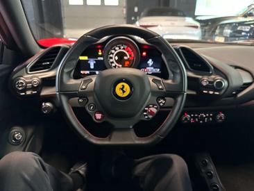 Ferrari 488 — photo 13