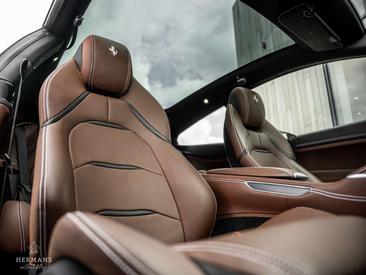 Ferrari GTC4Lusso — photo 24