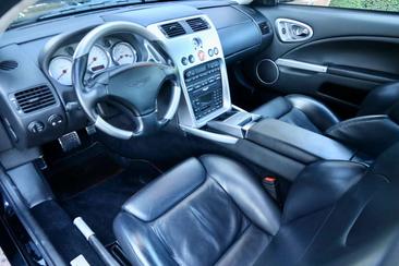 Aston Martin Vanquish V12 — photo 9
