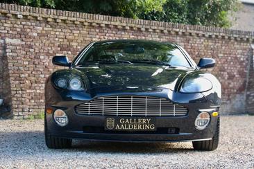 Aston Martin Vanquish 5.9 V12 — photo 4