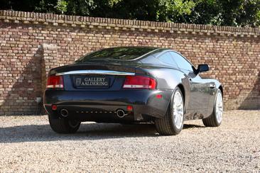 Aston Martin Vanquish 5.9 V12 — photo 5