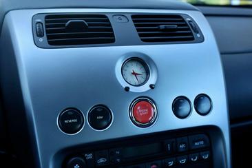Aston Martin Vanquish V12 — photo 17