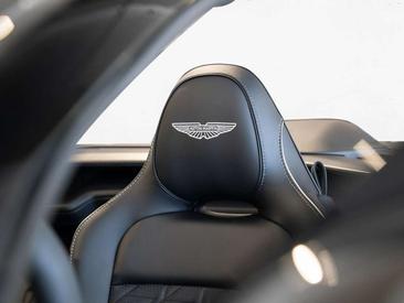 Aston Martin Vanquish Volante — photo 3